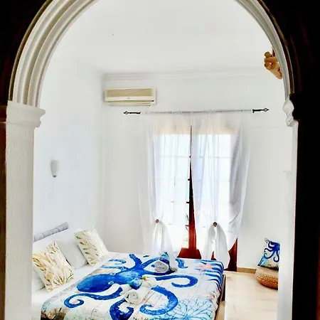 Thomas Art Hotel