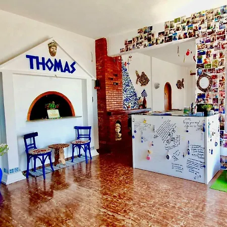 Thomas Art מלון
