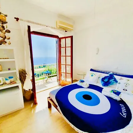 Thomas Art Otel Pelekas